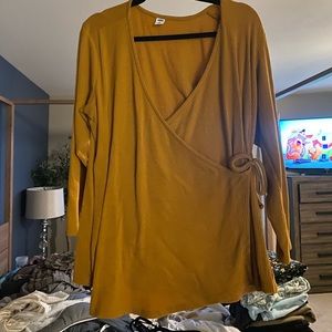 Old Navy mustard wrap top